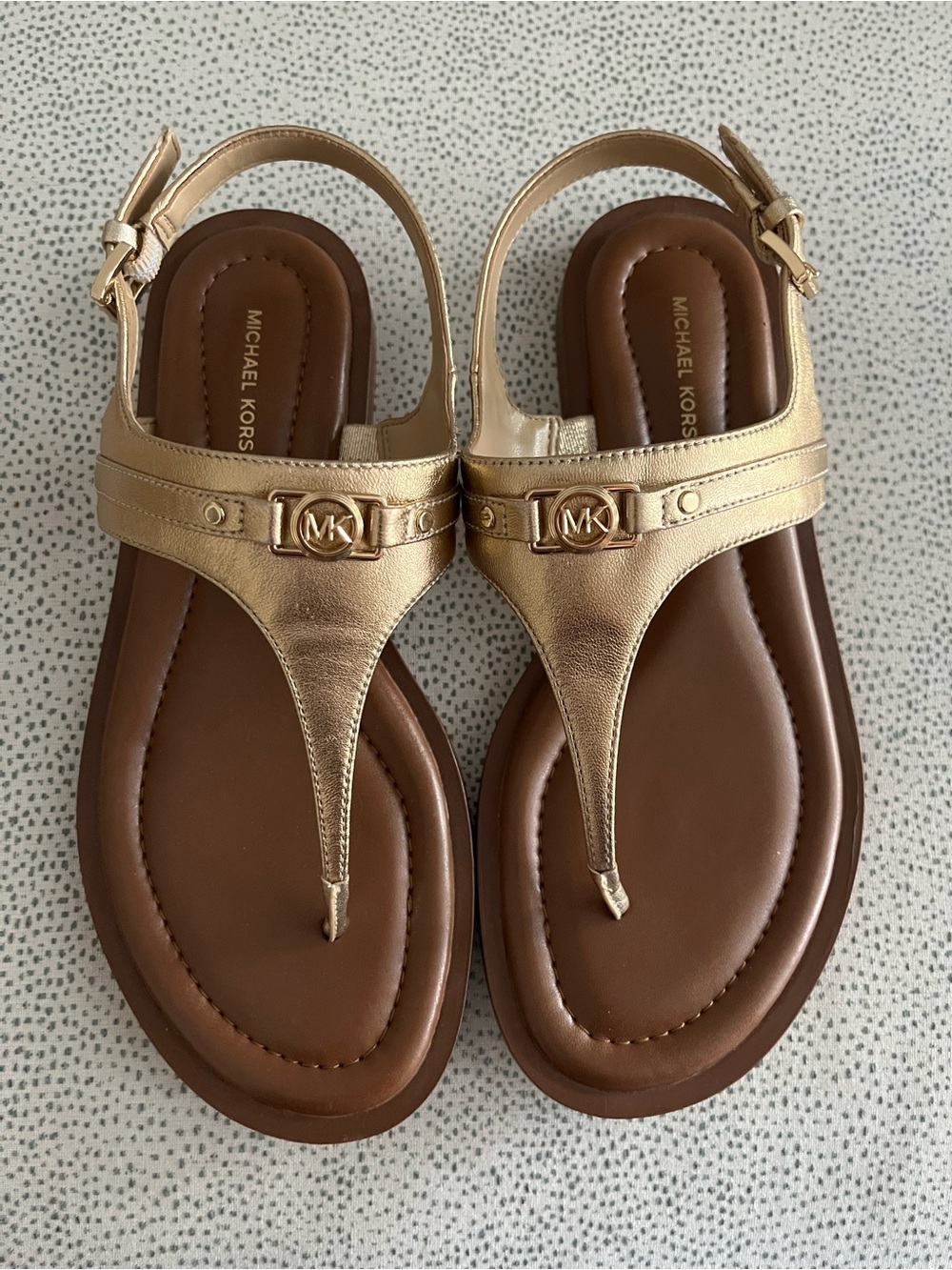Michael Kors gold sandals 💛